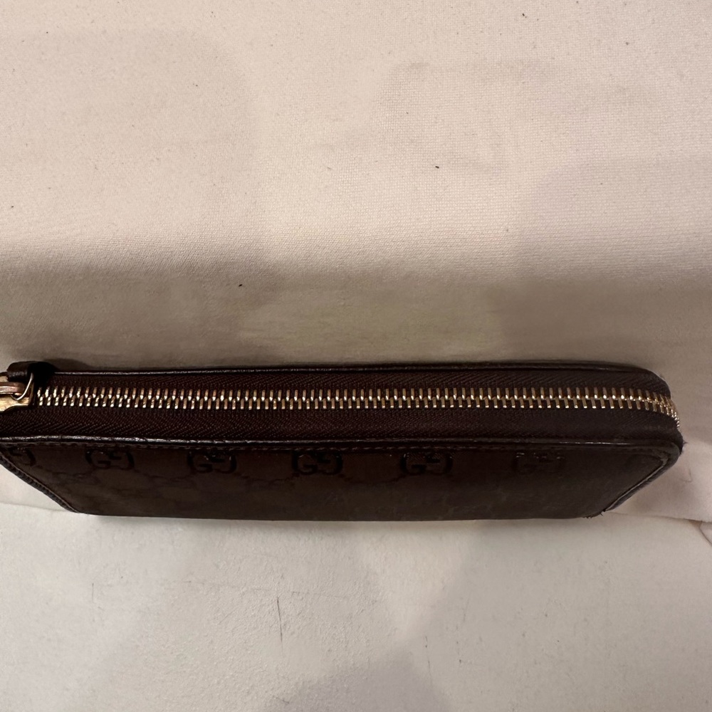 Gucci Guccisimo brown nylon monogram zippy wallet. Zipper is 3/4 around. - Picture 2 of 8